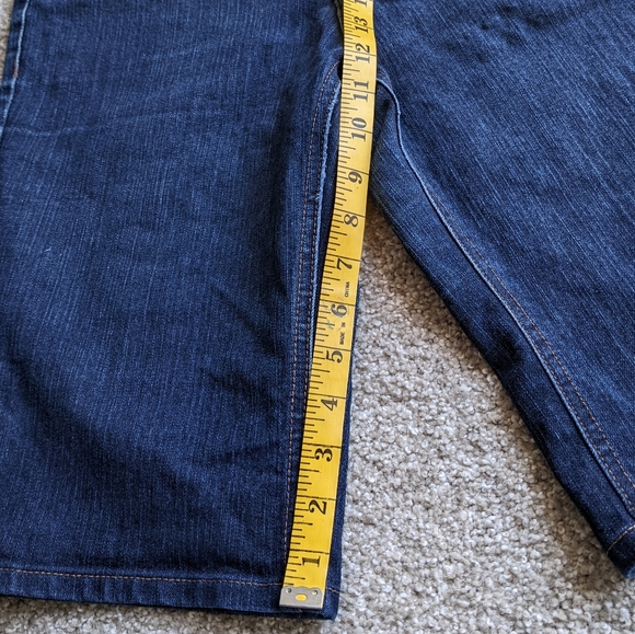 (2/$25) St John's Bay cropped blue jeans knee-length denim shorts - Picture 11 of 14